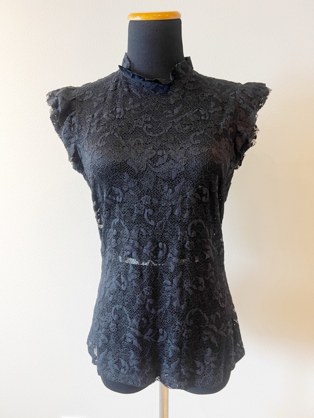 L’AGENCE Kassia Ruffle Lace Top - Picture 3 of 13